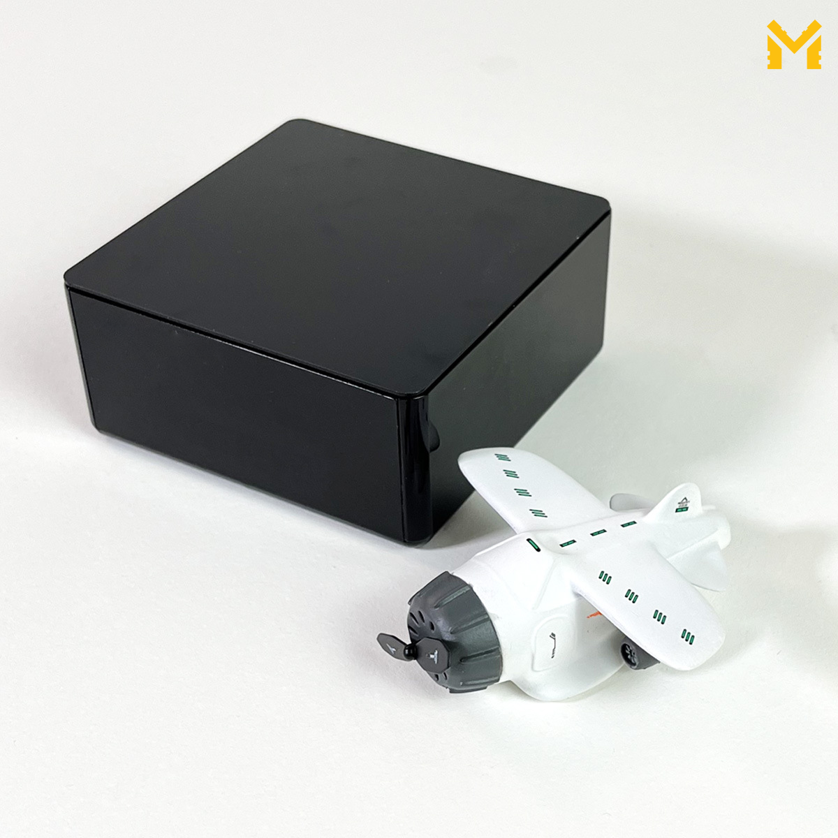 Creative Magnetic Floating Mini Aircraft - A1 Helicopter Tabletop Accessory